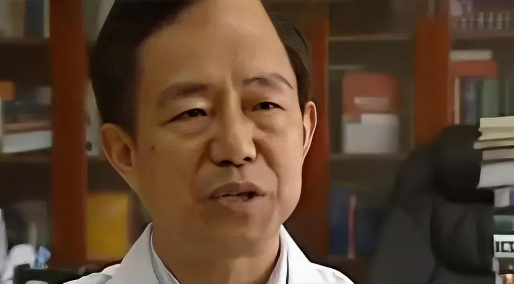 小孩被火烧伤戴面具,面具娃娃烧伤