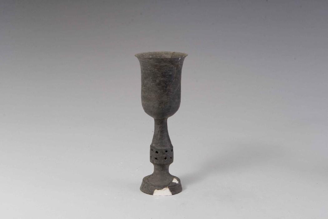 薄如纸的蛋壳黑陶,薄如纸的国宝蛋壳黑陶