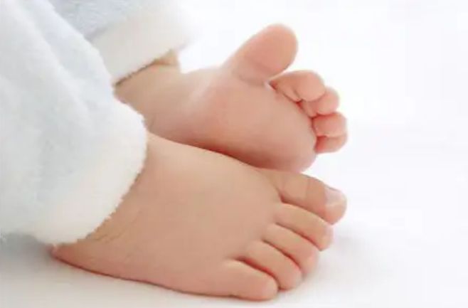 宝宝的脚丫该如何护理,宝宝光脚丫好吗