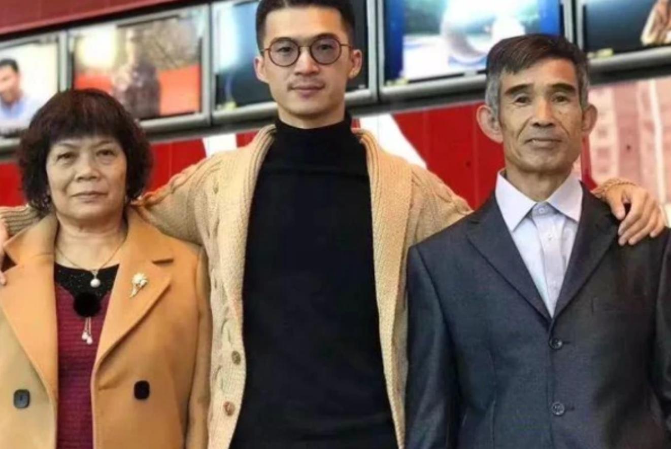 回乡织毛衣年入500万,85后小伙回家织毛衣年入500万