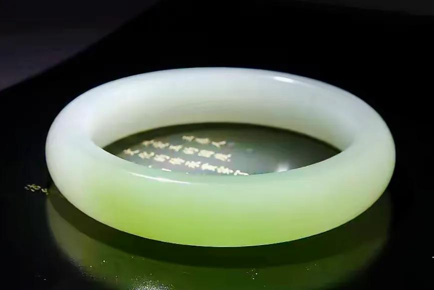 物有所值黄金,两千价位的和田玉手镯