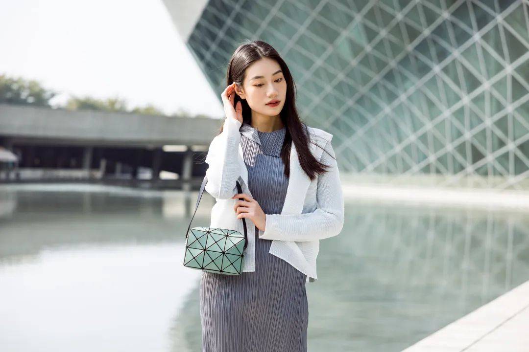 三宅一生水桶包2021,2023年第一只大牌包包