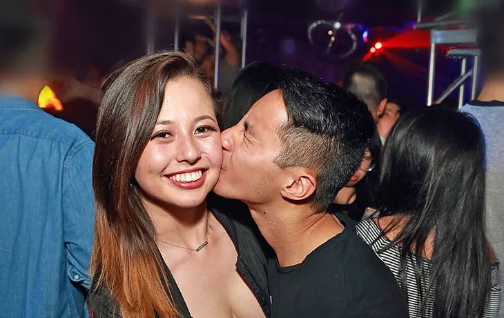 泰国租妻服务有多野？白天当导游，晚上滚床单