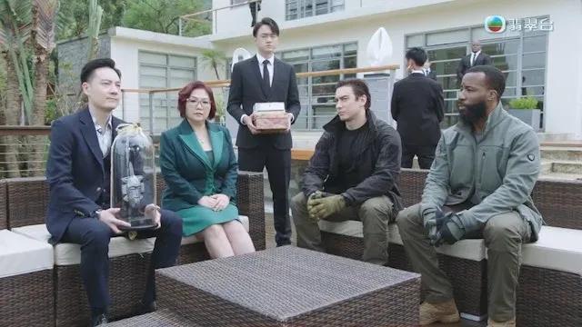 58岁亿万富婆带资入组，无人敢骂：风水大师都当上女主了...