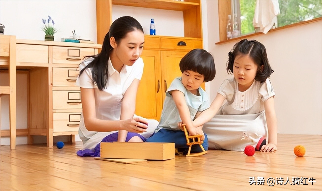 生物教师风采展示墙的格言,美术教师风采墙个人简介