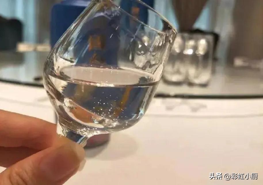 白酒1078.1就肯定是纯粮酒吗,白酒标准10781.1是固态吗