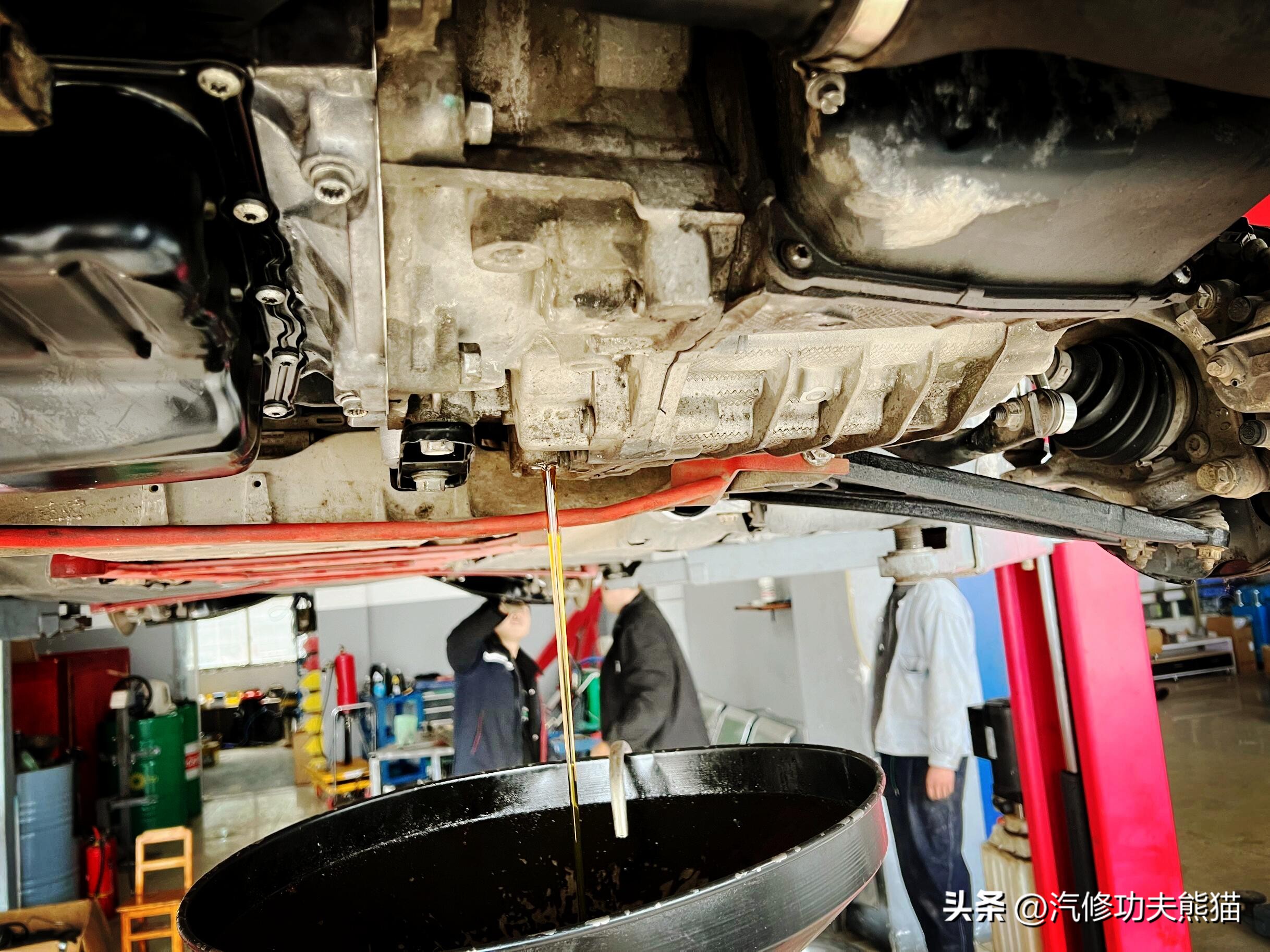 父亲老车翻新修复,父亲去世留下了的车去翻新