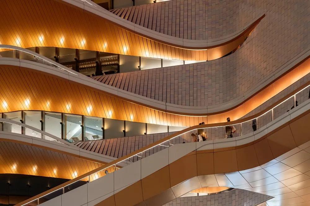 上海久光中心是商场吗 (上海久光中心大牌)