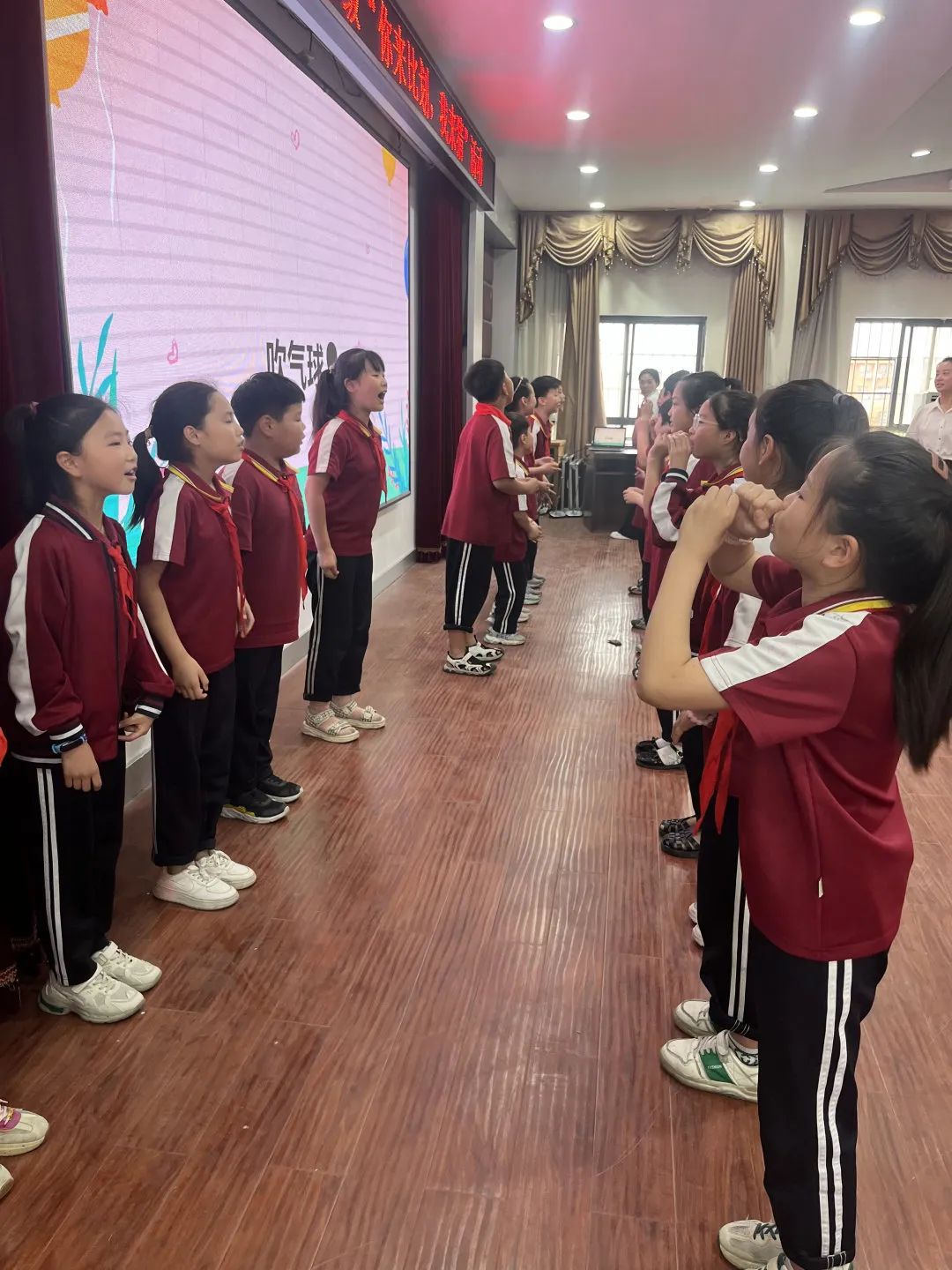 你来比划，我来猜——商丘市睢阳区汉梁小学语文学科活动