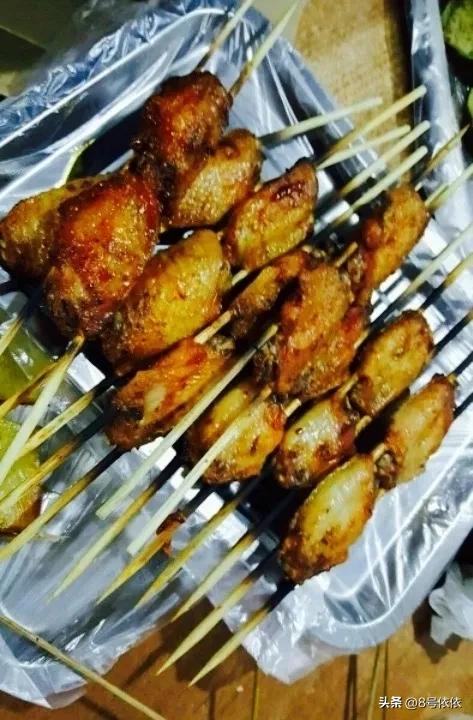 在五线城市开烧烤店一年能挣多少 (98年小伙开烧烤店3个月赚60万)