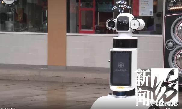 今天这个“谐音梗”…令沪上这对夫妻太有“2”了