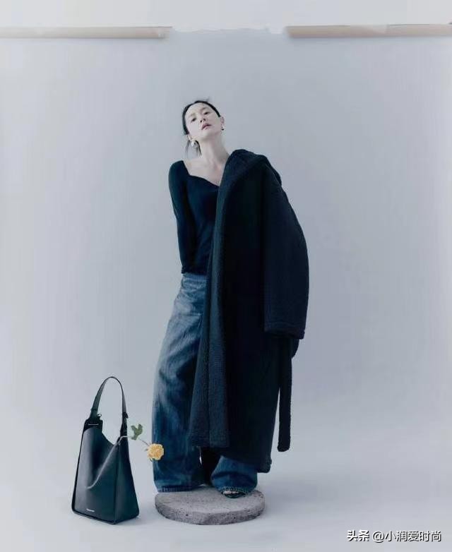 李英爱穿什么衣服最美,李英爱穿大衣薄纱连衣裙全身图片