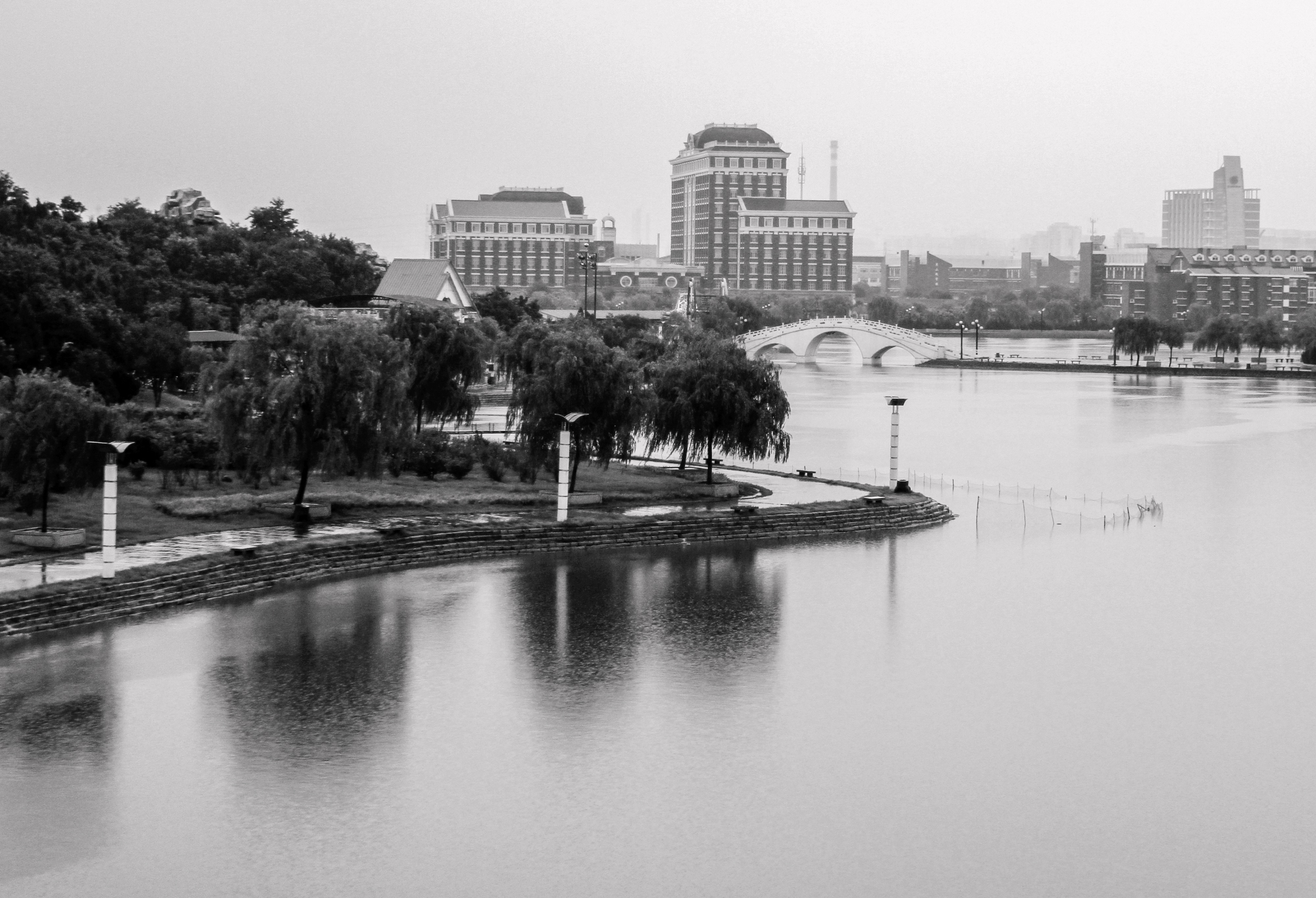 数码照片在Photoshop中彩色转黑白的常用方法及转换后的效果