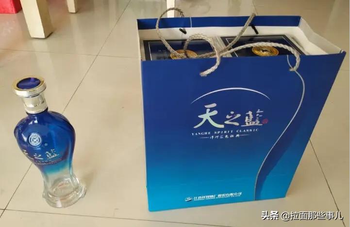 年轻人爱不释手的5款白酒，好喝又便宜，看你喜欢哪一个？