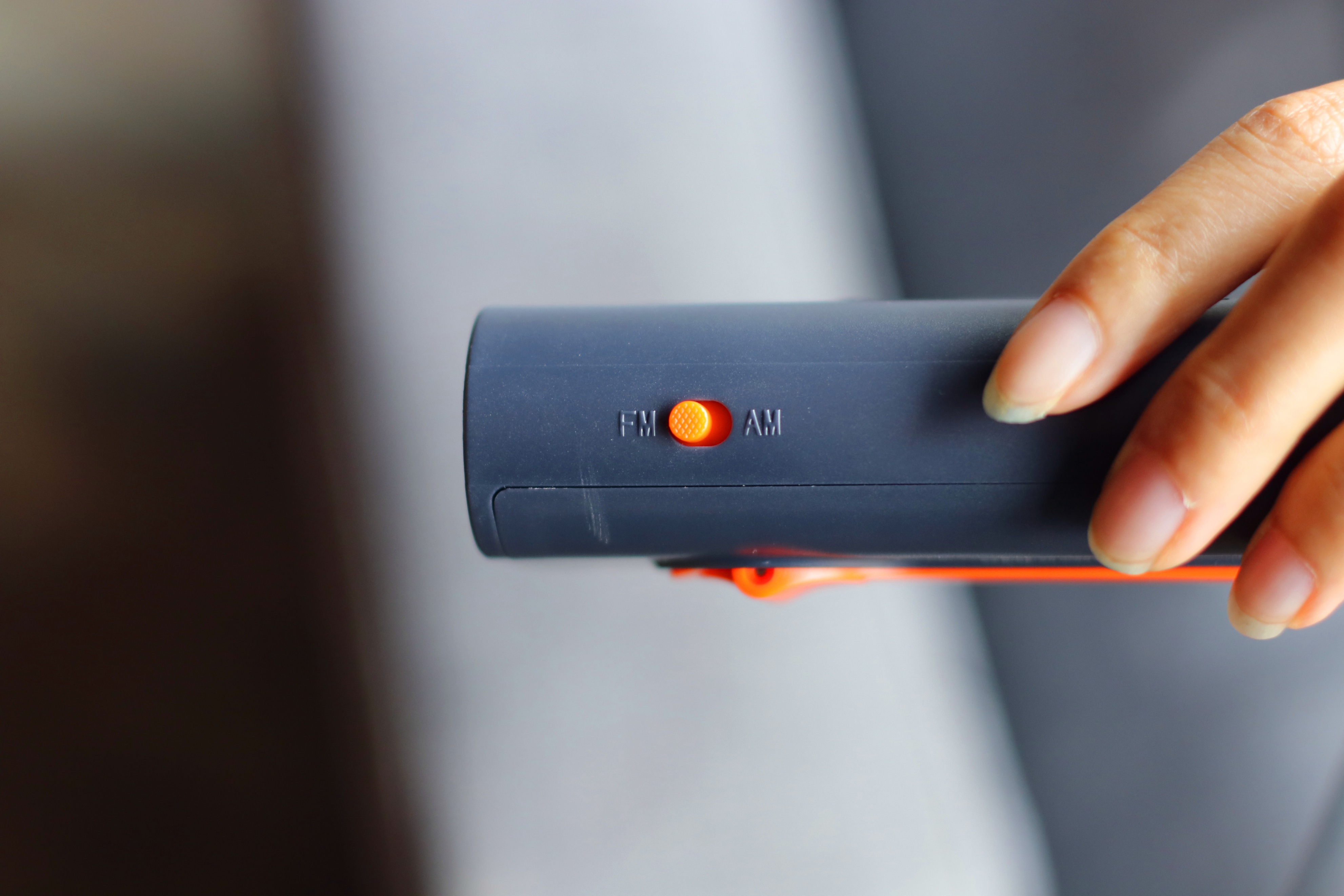 自带“触发报警”,可手摇自我充电,小米有品上架*合六**一应急宝