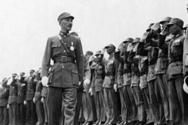 毛主席战略眼光有多远?面对30万国军,为何让部队原地睡三天?