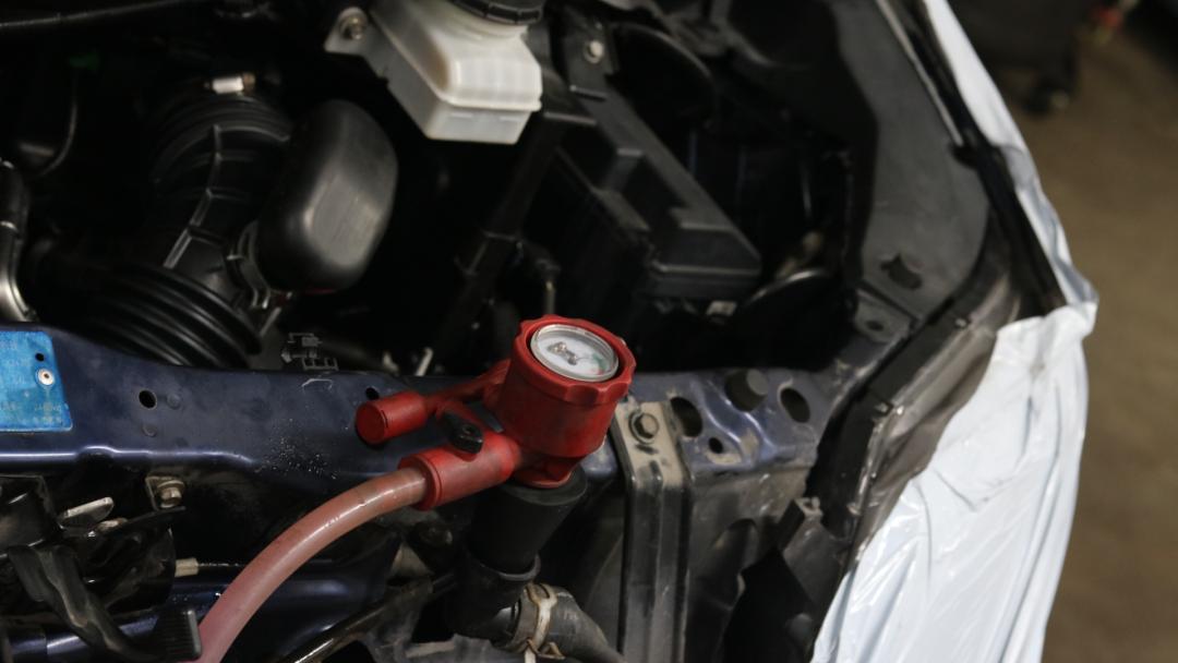 老款艾力绅二手车修复,老车翻新艾力绅