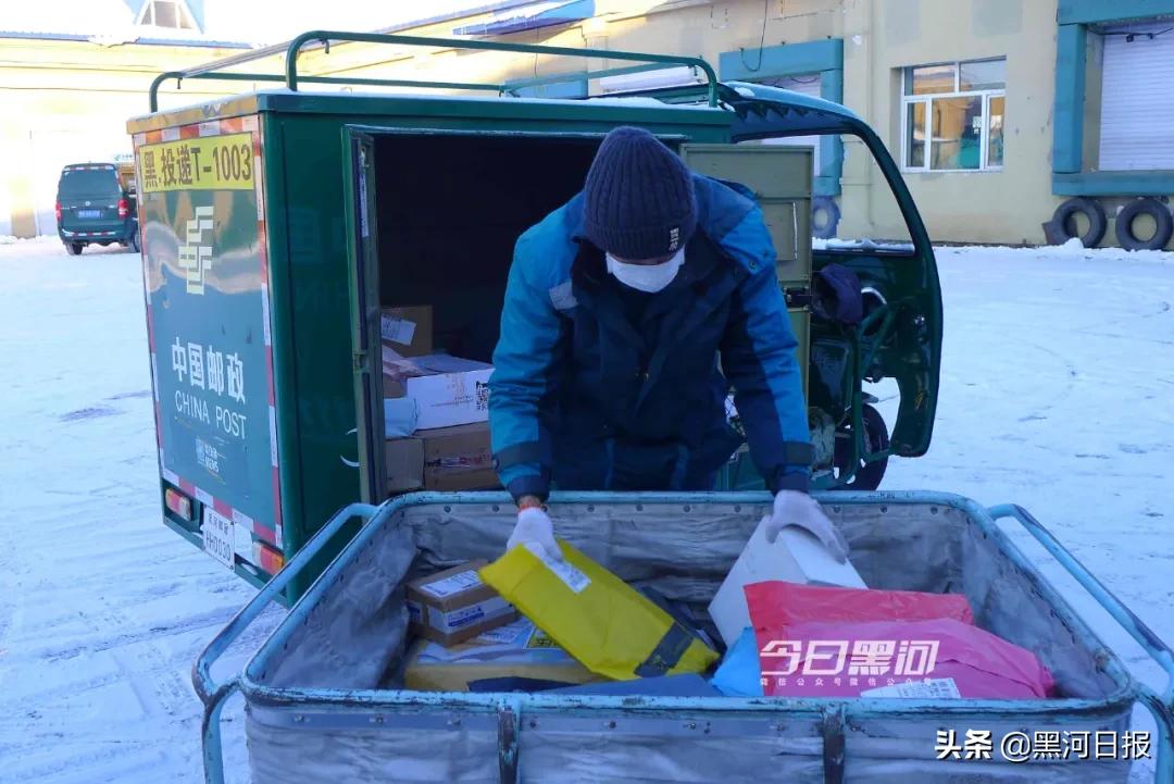 「实拍」黑河城区部分快递复工现场，邮政、京东和顺丰已派件