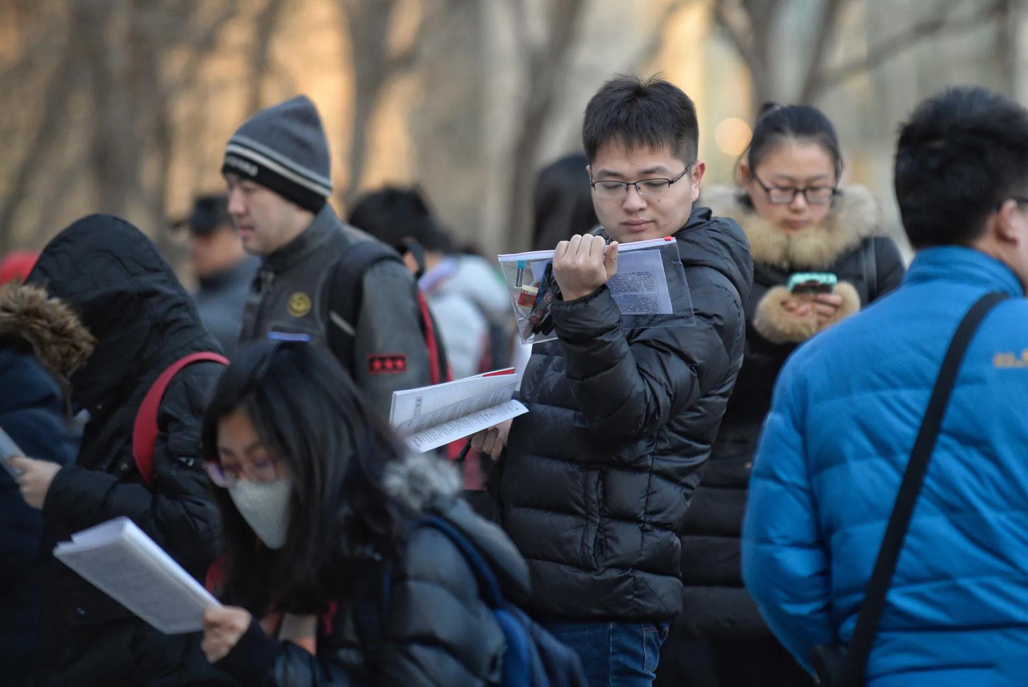 公务员进入体制跟想象的不一样,进体制内就是铁饭碗了吗