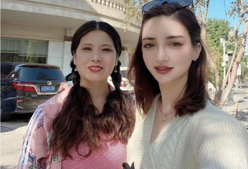 19年天津小伙踢场足球，换来个乌克兰美女硕士做老婆，如今咋样