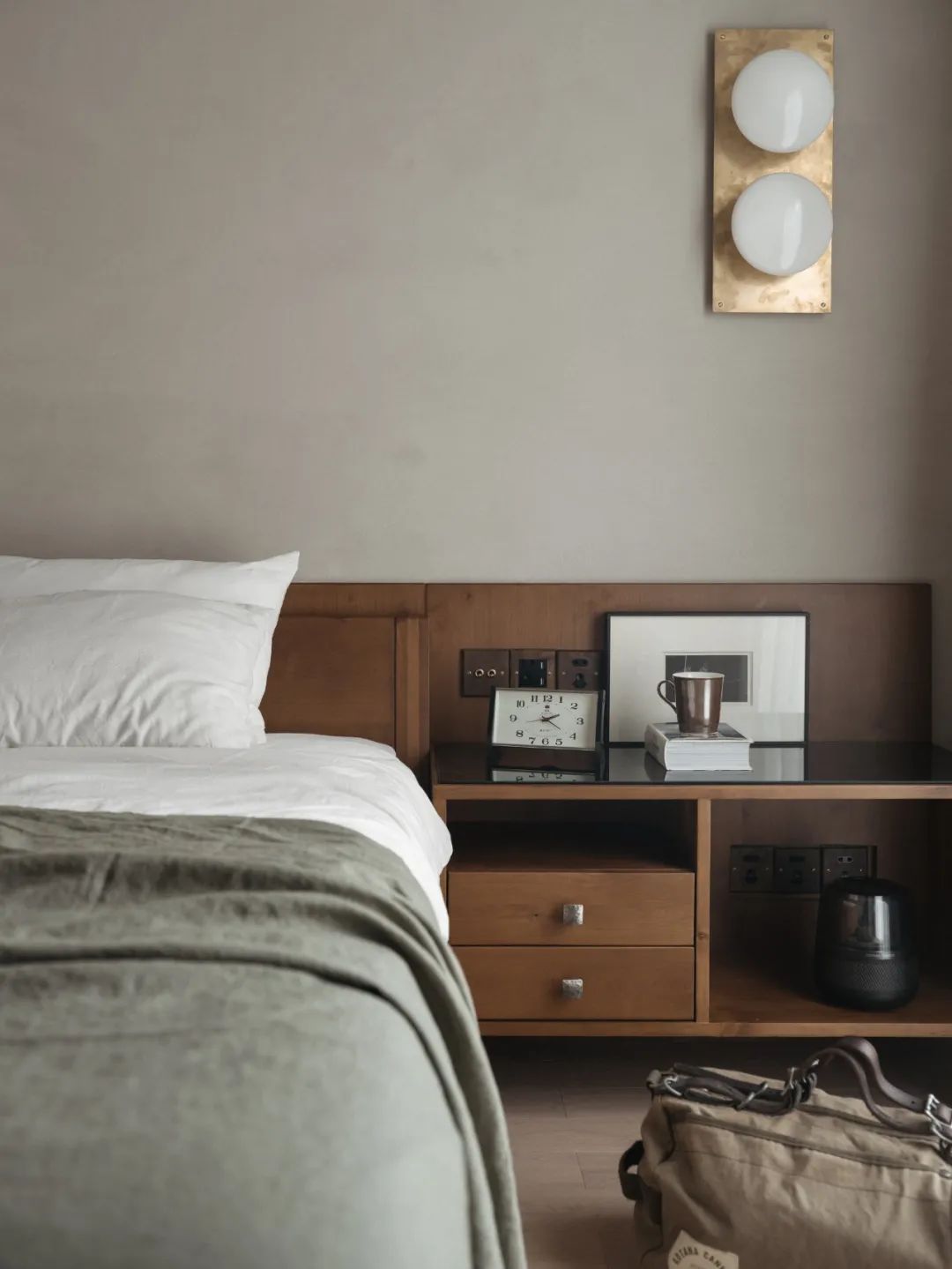 4个设计师设计办公台布局,设计师最佳农村房屋设计