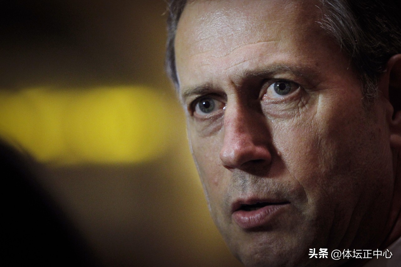 国足教练李霄鹏工资,国足主帅工资