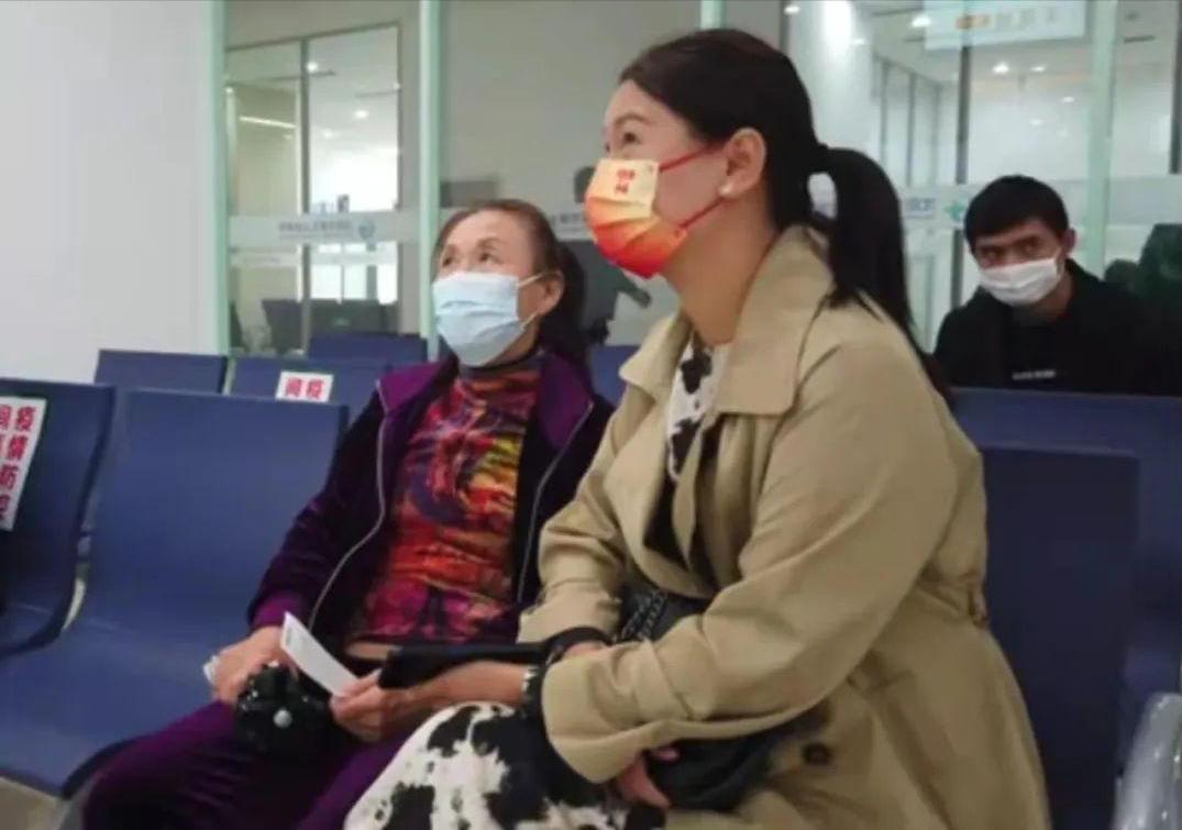 靠当“日租女友”，我月入过万，表面光鲜，其实背后“规则”很深