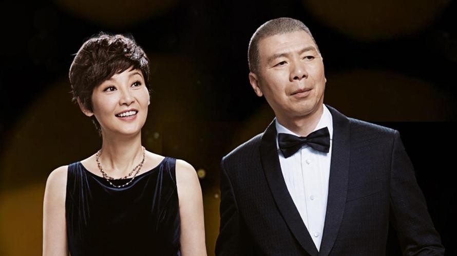 冯小刚恋上女主播,知名女主持与冯小刚