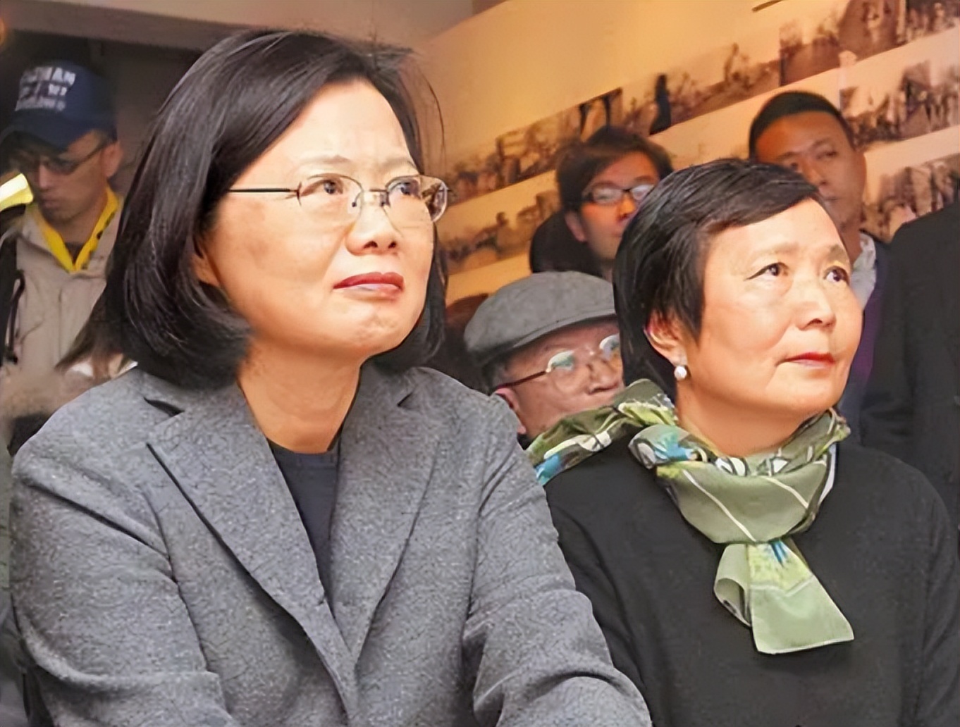 蔡英文家族历史令人咋舌，她为何冒死搞“*独台**”？原来是汉奸家族