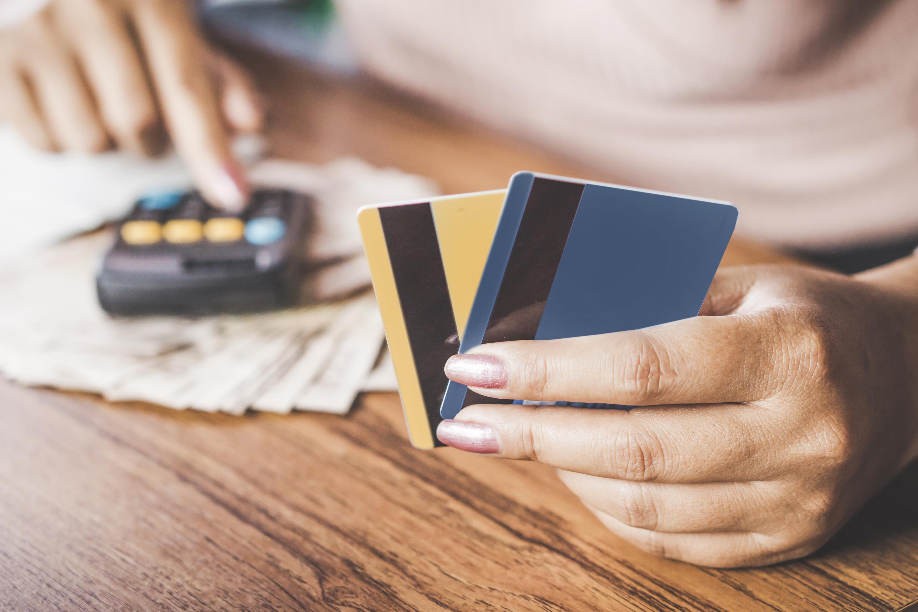 信用卡还不上会怎么处理,判刑坐牢了信用卡没办法还会怎样