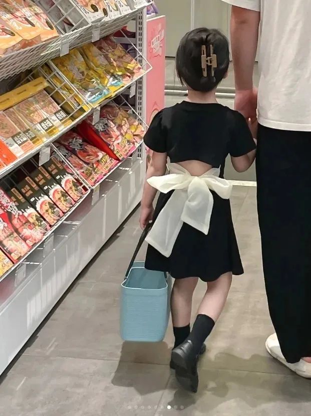 贝克汉姆和他的女儿,贝克汉姆女儿化妆