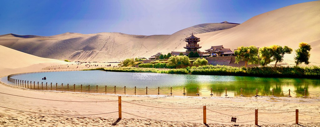 为了一个沙漠“小池塘”，投资了47亿还年年送水，有这必要吗