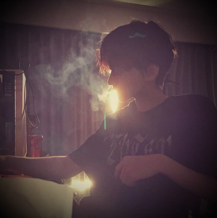 氛围感男生头像真人戴耳机,氛围感男生头像成熟稳重高清