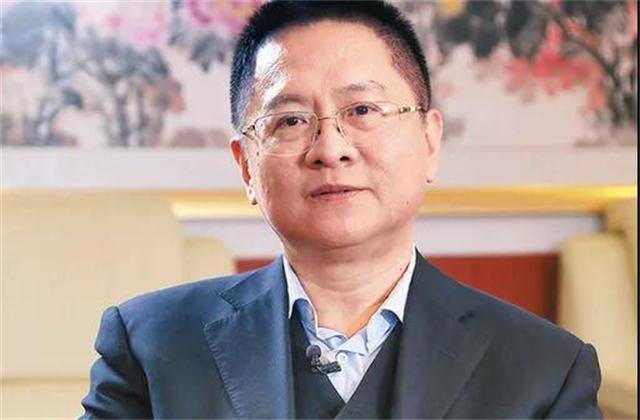 姚贝娜铜像图文,姚贝娜墓地雕塑