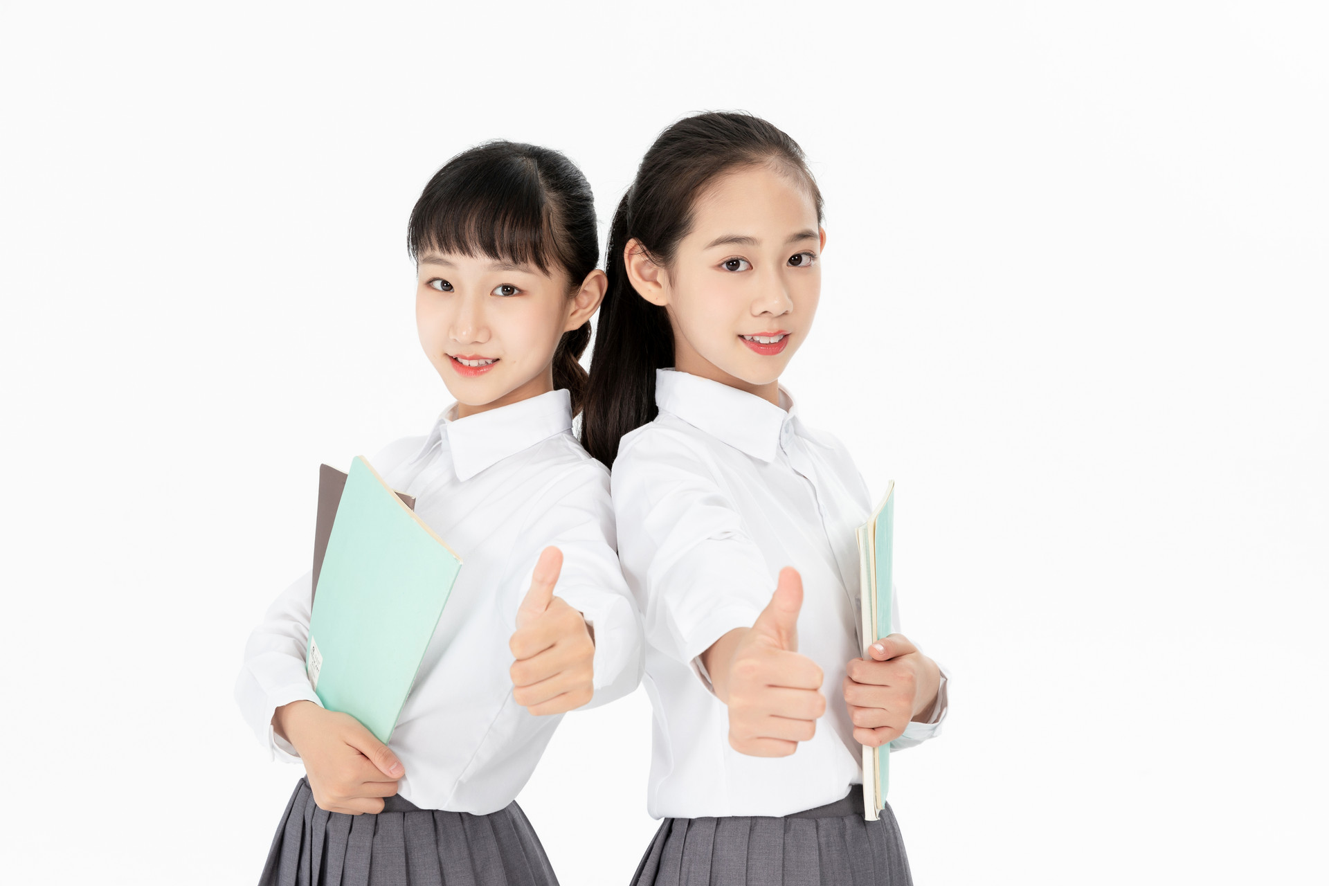 小学统一女生头绳，家长写信投诉，给2600字回复打差评