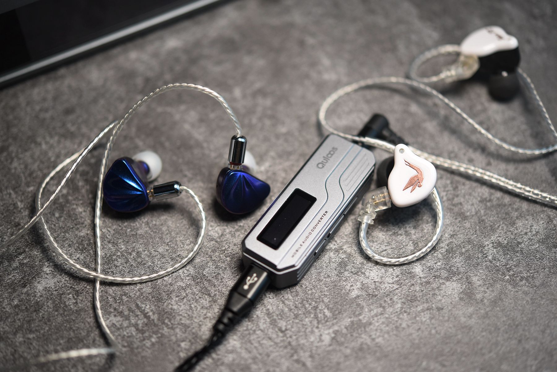 用149元的耳机对比苹果手机配塞，便知国产HiFi耳机的优势所在