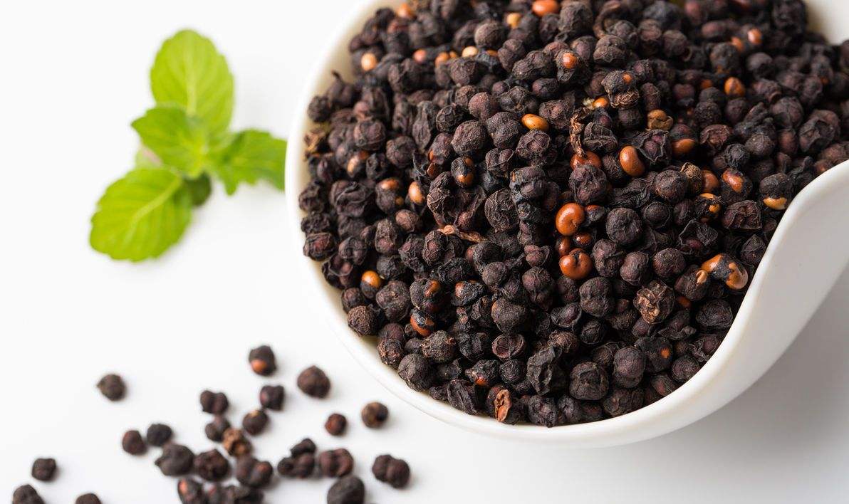 中医治疗胸闷气短的中药处方,一到阴天就胸闷气短中医怎么解释