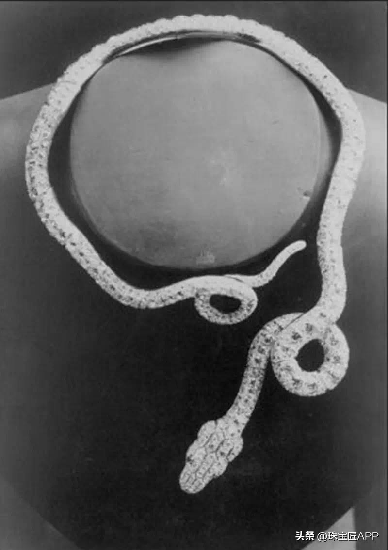 宝诗龙问号项链周冬雨,宝诗龙孔雀问号项链