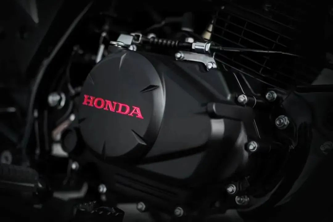 五羊本田雄帅cbs150最新款,2022款雄帅cb150s