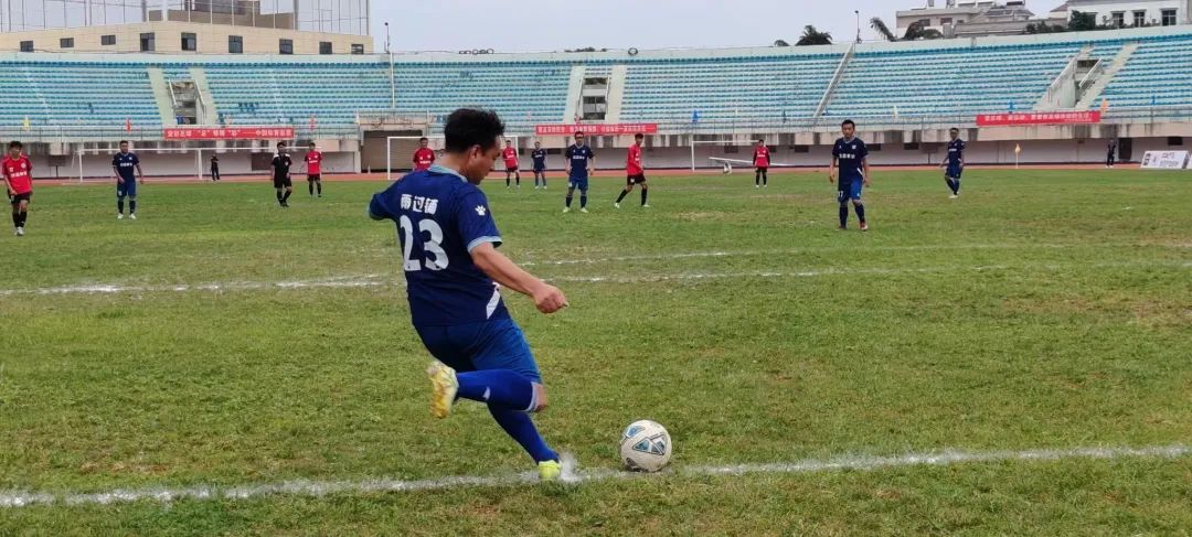 足够精彩栏目,足够精彩足球海报