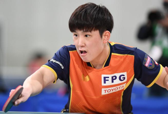 乒坛大爆冷！奥运冠军输给18岁高中生，伊藤美诚眼神空洞接受失败