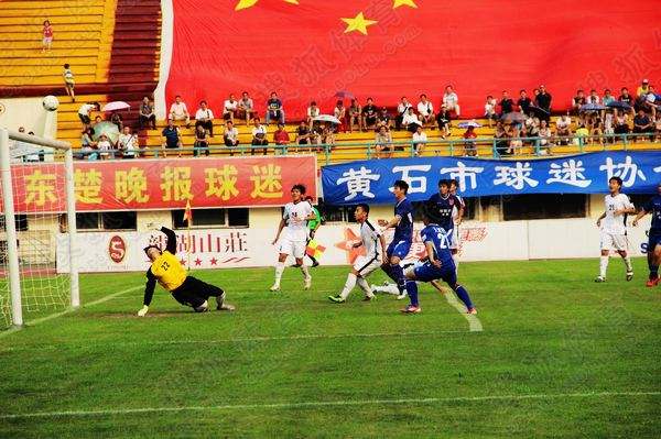 武汉三镇继续领跑中超积分榜,武汉足球乙级联赛