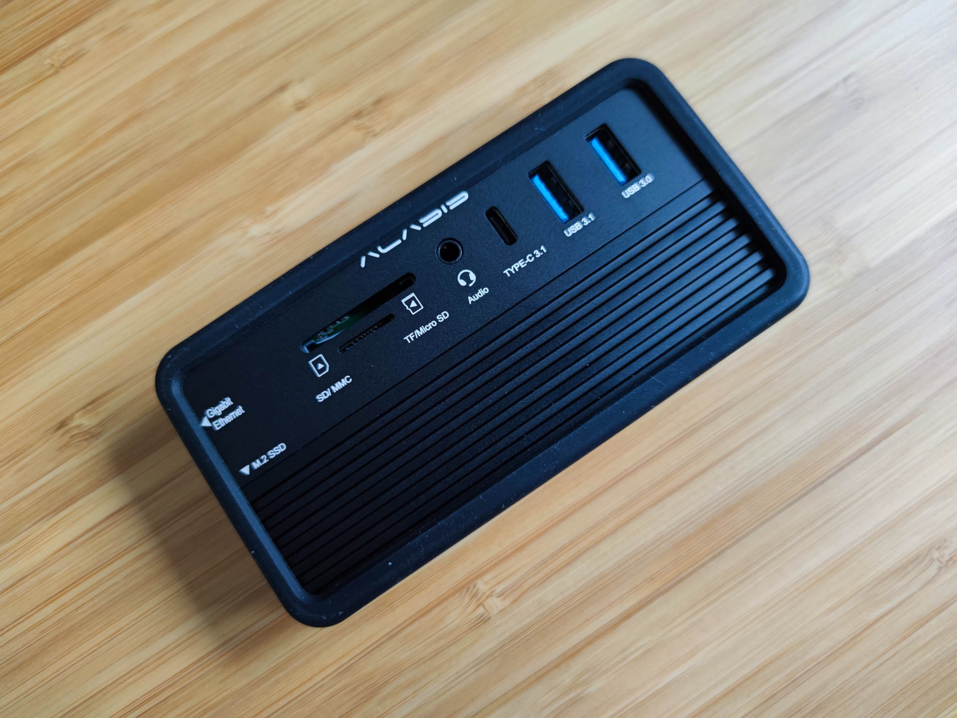 2023年固态硬盘盒m.2扩展坞推荐,带扩展坞笔记本电脑推荐