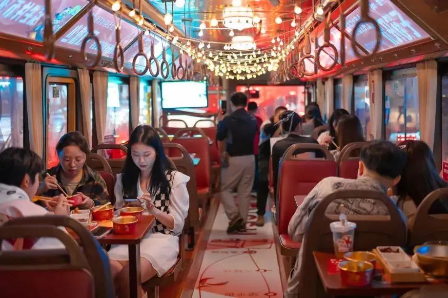 跨界品牌合作经典案例,经典品牌跨界开店