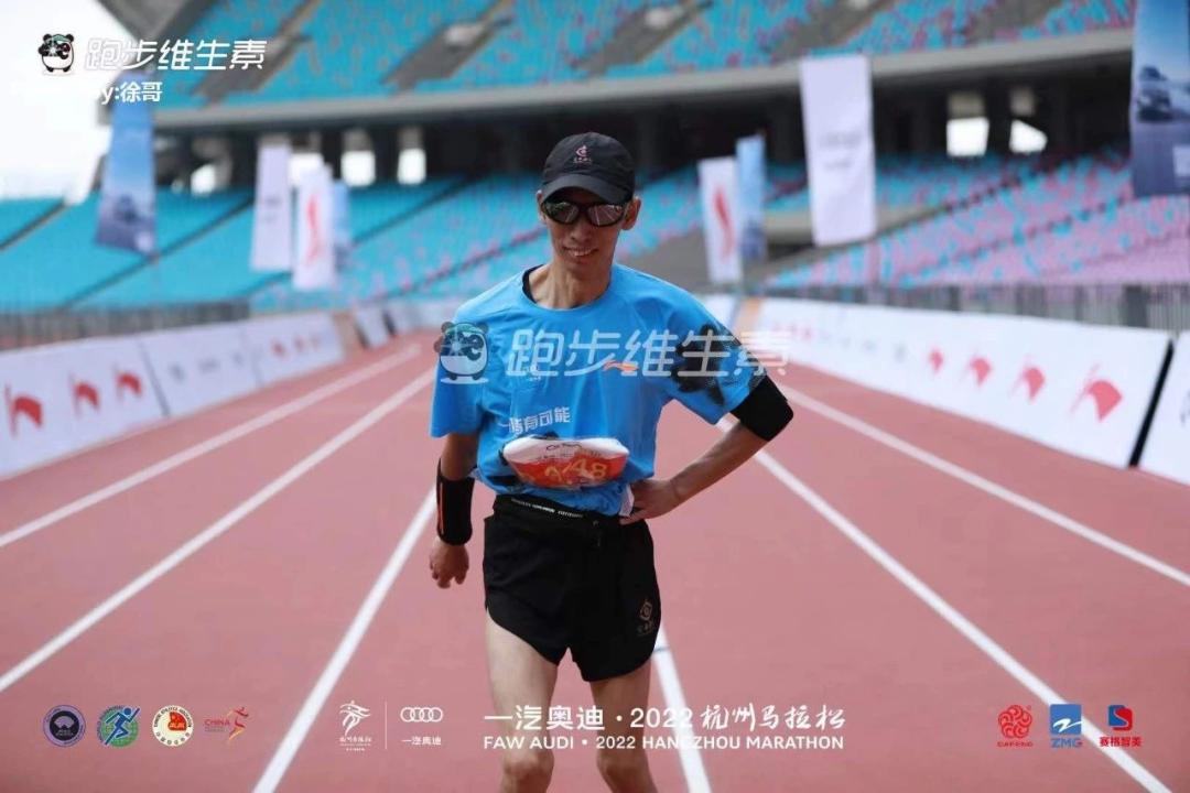 不得不服！他们比日足还热血，盘点跑圈11月又燃又励志的跑马故事