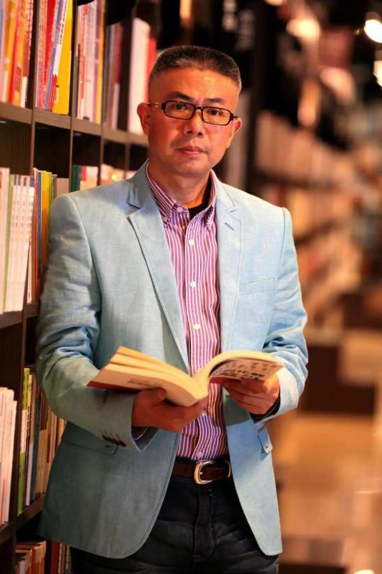 登上央视,对话朱迅!这位全国连锁品牌创始人,实体店遍布全国,是南大校友