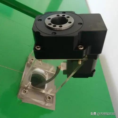 新型水冷式磁流变传动装置中，流变特性发生改变对磁场的影响