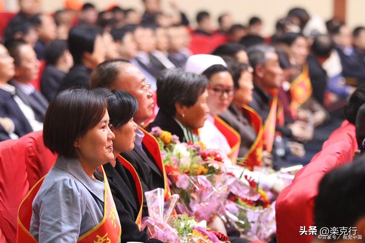 不能让老实人吃亏下一句怎么说,不能让老实人吃亏人民日报