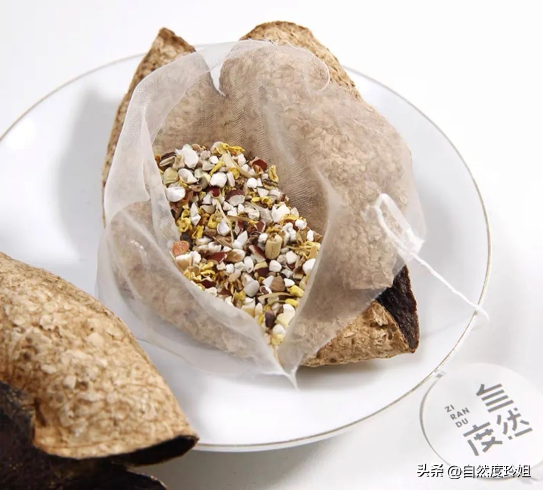 到夏天手脚就长小水泡能治愈吗,每到夏天手脚起小水泡不痒怎么办