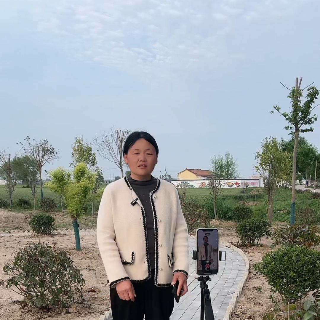 一个人拍记录生活，如何在后置摄像头找到自己准确的位置，...